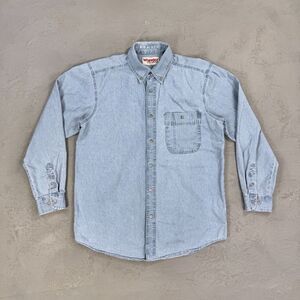 Wrangler Light Washed Denim Button Up Shirt Men's Large